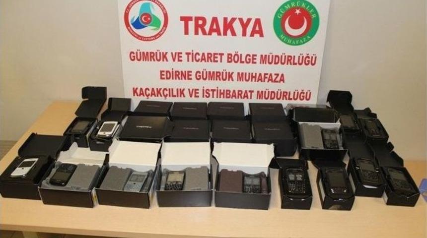 Kapıkule&rsquo;de 12 Bin Tl Değerinde Ka&ccedil;ak Telefon Ele Ge&ccedil;irildi