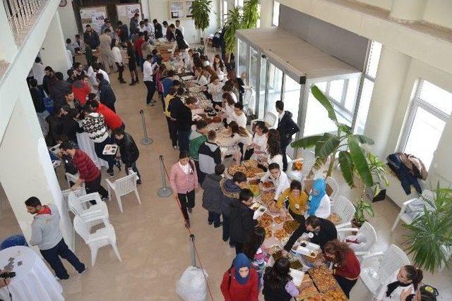 Erü Beden Eğitimi Ve Spor Meslek Yüksek Okulundan İhtiyaç Sahibi Okul Ve Öğrenciler Yararına Kermes 1