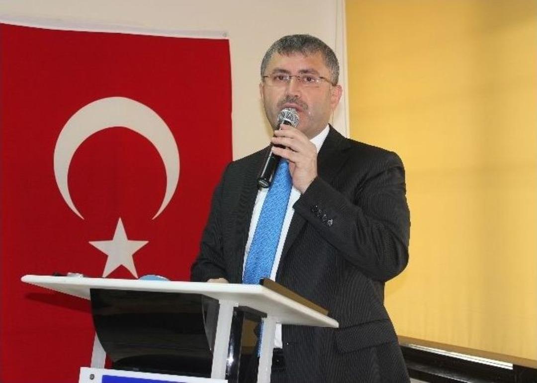 Başkan T&uuml;rkmen: &ldquo;validebağ&rsquo;ı Ger&ccedil;ek Bir Kent Ormanı Yapacağız&rdquo;