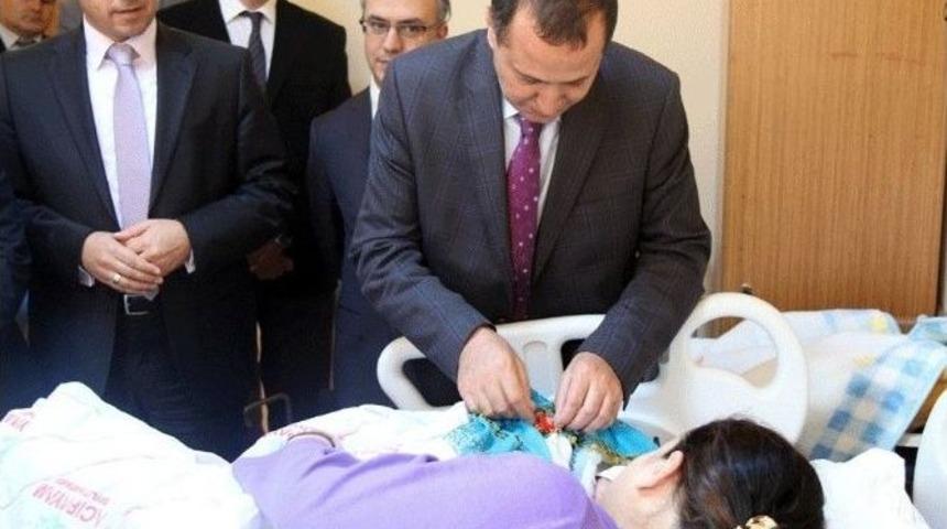 Normal Doğum Yapana &Ccedil;eyrek Altın Hediye