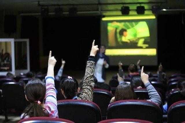 Sultangazili &Ouml;ğrencilere Temizlik Semineri 2