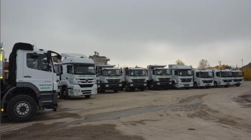 Yeşilyurt Belediyesi Ara&ccedil; Filosuna 12 İş Makinesi Daha Kattı