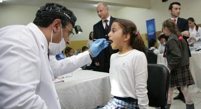 Diş Hekimi Başkan Çocuklara Ağız Ve Diş Sağlığı Taraması Yaptı