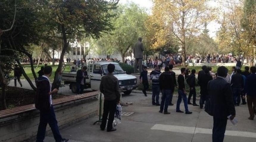 &Ccedil;ukurova &Uuml;niversitesi&rsquo;nde Gerginlik