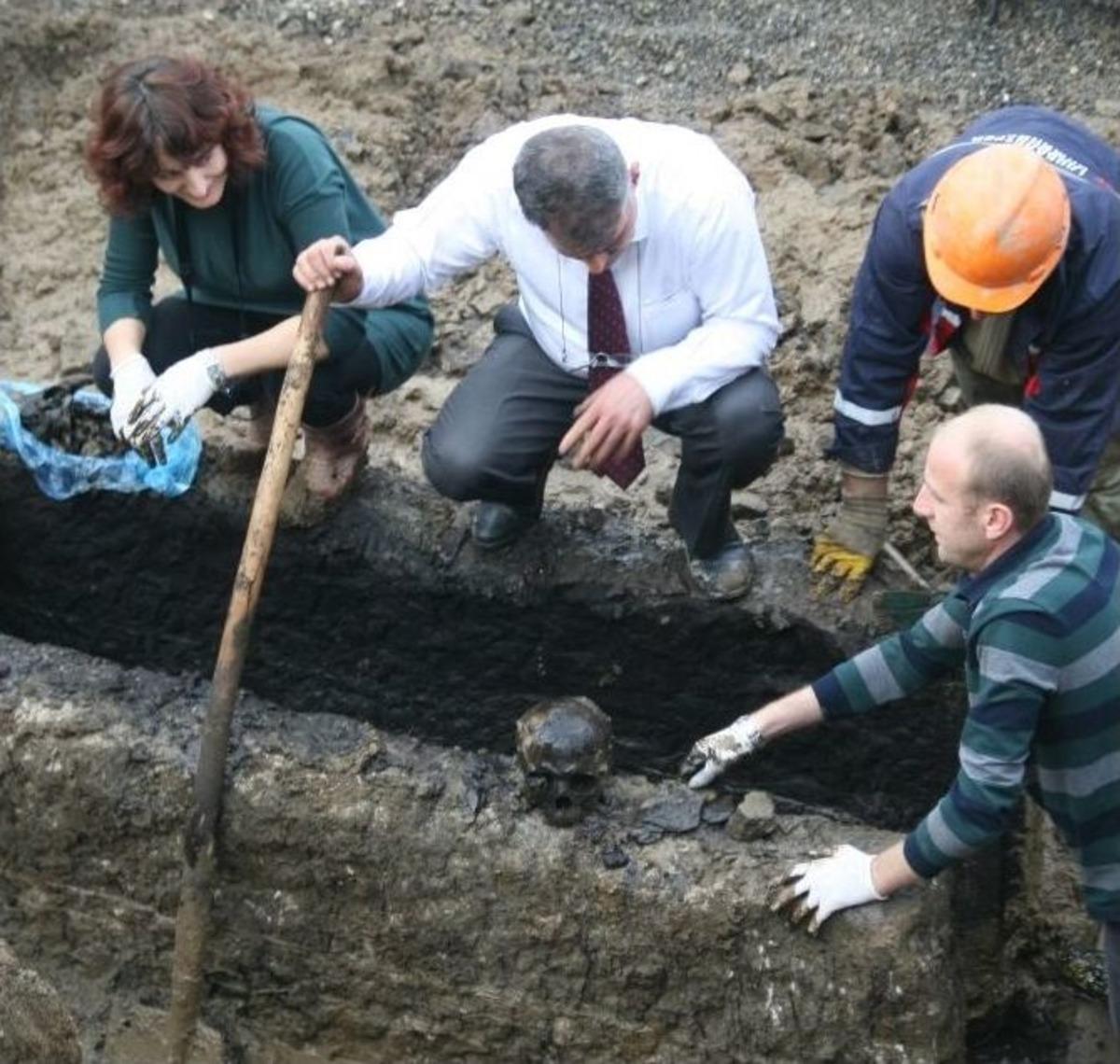 Lahit Mezar A&ccedil;ıldı