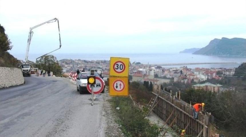 Bartın-amasra Yolu Bir Saat Trafiğe Kapalı Kaldı