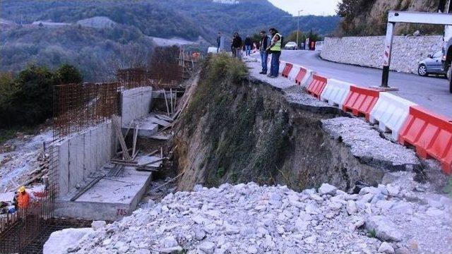 Bartın-amasra Yolu Bir Saat Trafiğe Kapalı Kaldı