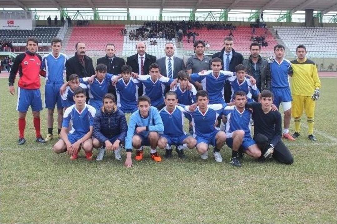 Ağrı&rsquo;da Gen&ccedil; Erkekler Futbol İl Birinciliği
