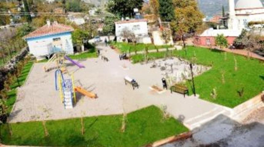 Yenişehir Belediyesi Yeni Mahallelere Park Yapıyor