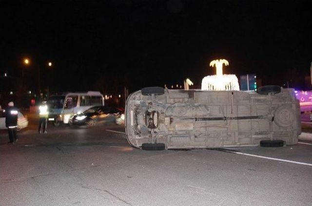 Ambulansla Minib&uuml;s &Ccedil;arpıştı: 5 Yaralı 1