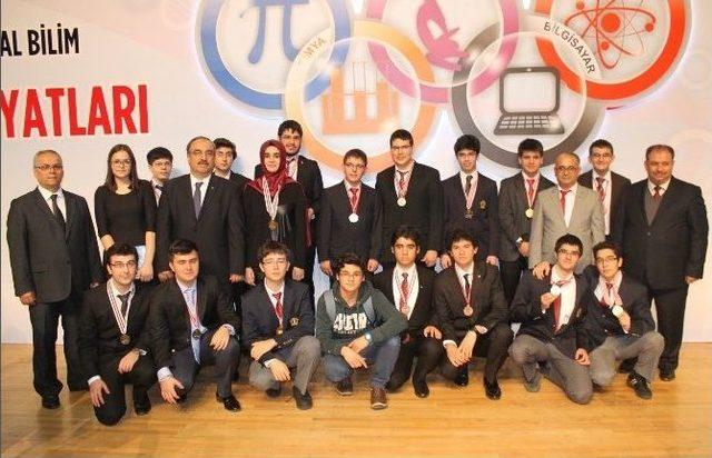 Yamanlar Koleji 18 Madalya Kazandı 1