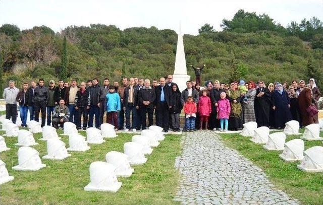 Lapseki Belediyesinden Şehitler Abidesine Ziyaret 2