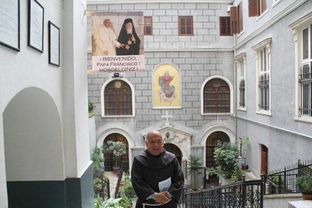 (&ouml;zel Haber) Papa Sultanahmet&rsquo;te Dua Edecek Mi? 1