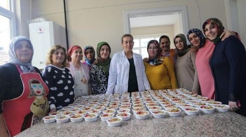 Ko-mek Mutfağında Aşure Lezzeti