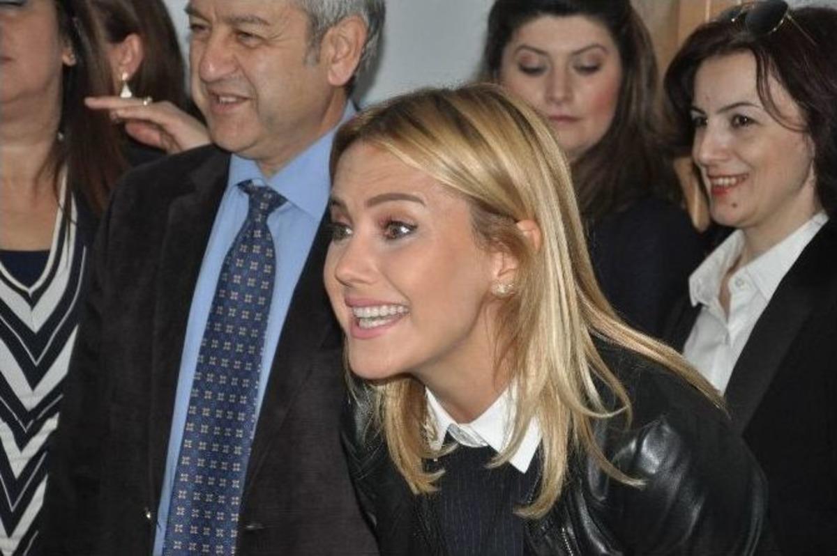 Ece Erken &Ouml;ğrencilerle Buluştu