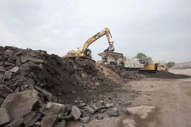 Kartal&rsquo;da Asfalt Artıkları Geri D&ouml;n&uuml;ş&uuml;mde 1