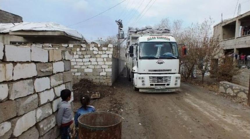 İpekyolu Kaymakamlığı&rsquo;ndan K&ouml;m&uuml;r Yardımı
