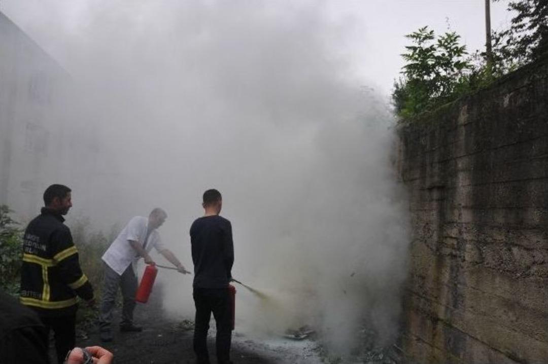 Hastanedeki Yangın Tatbikatı Ger&ccedil;eği Aratmadı
