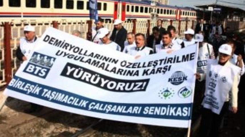 Rayda Y&uuml;r&uuml;y&uuml;p Eylem Yaptılar