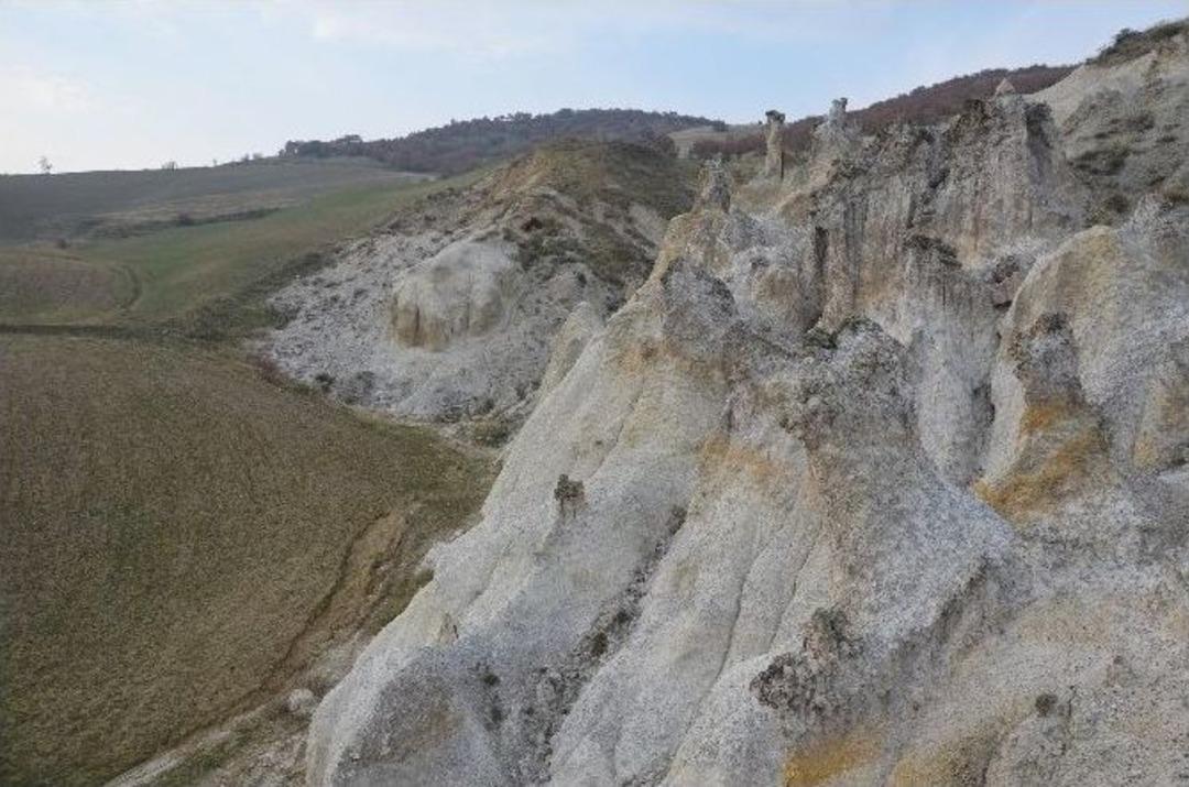 İskilip&rsquo;in Peri Bacaları Ziyaret&ccedil;ilerini Bekliyor