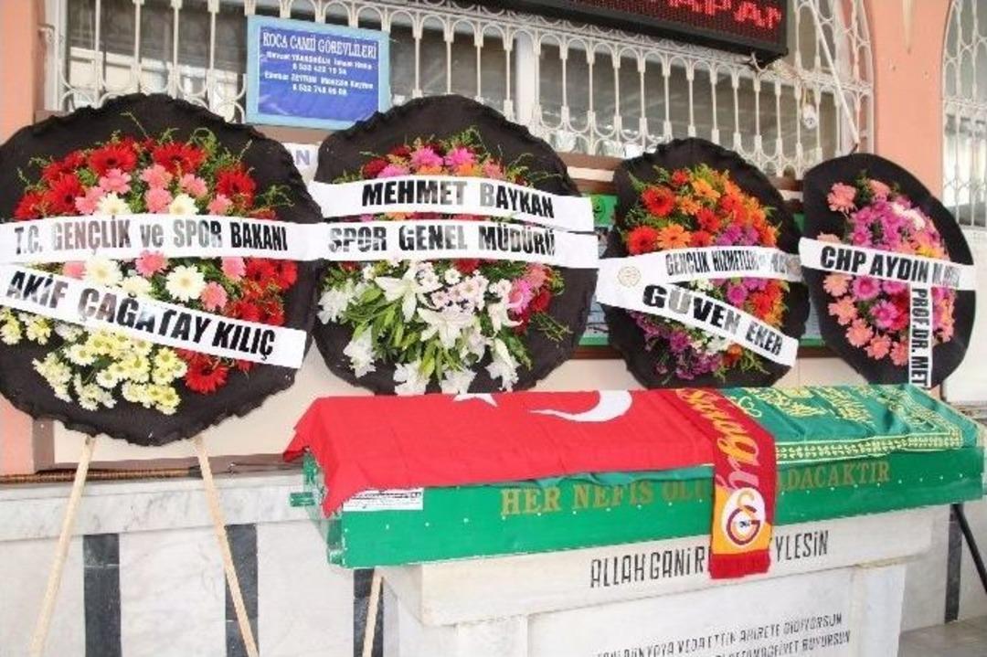 Tevfik Sarpkaya&rsquo;yı Son Yolculuğuna Uğurlandı