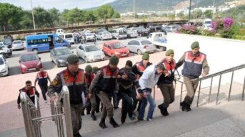 İnsan Taciri 6 Kişi Tutuklandı