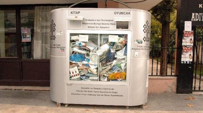 Kitap Kumbarası Her Hafta Doluyor