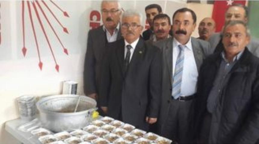 Chp Boztepe&rsquo;de Aşure Dağıtttı