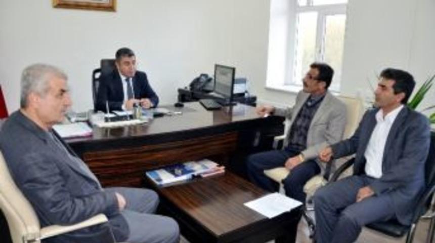 Silvanlılar İl&ccedil;e Sorunları İ&ccedil;in Valilik Ve B&uuml;y&uuml;kşehir Belediyesi&rsquo;ne Gitti