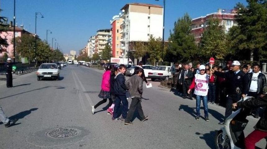 &Ouml;ğrencilere Trafik Eğitimi Verildi