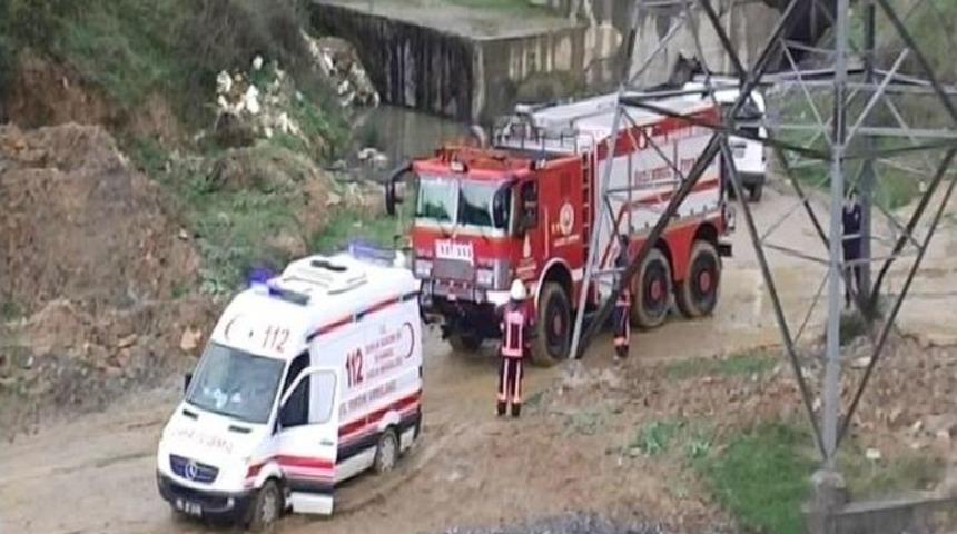 İtfaiye Hem Kanala D&uuml;şen Genci, Hem De Ambulansı Kurtardı