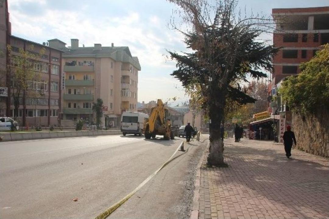 Bilecik&rsquo;te Karayolları Tarafından Yol &Ccedil;izgi &Ccedil;alışması Yapıldı