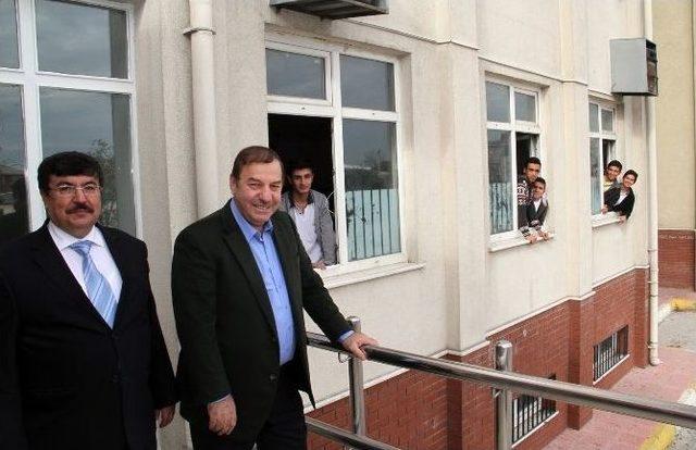 Başkan Kadıoğlu&rsquo;dan Okul Ziyareti 1