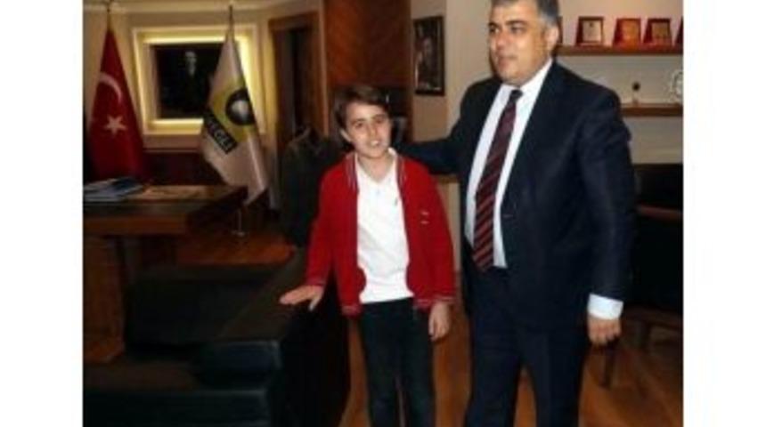 K&uuml;&ccedil;&uuml;k Projeye Başkan &Ouml;zg&uuml;ven&rsquo;den Destek