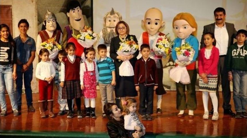 Şahin, ‘20 Kasım Dünya Çocuk Hakları Günü’nde Çocukları Unutmadı