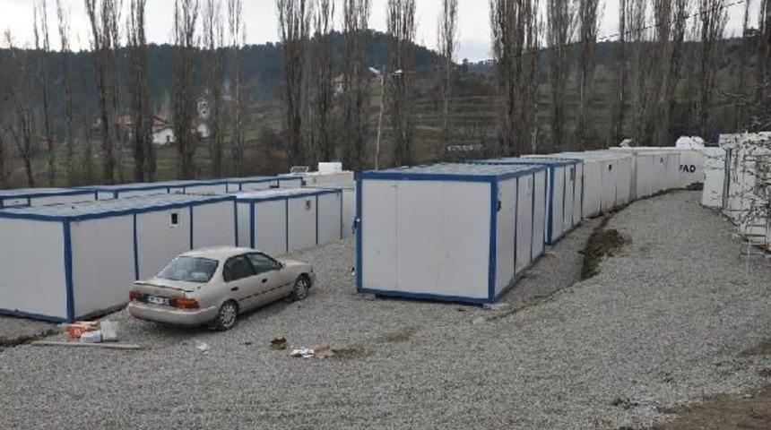 &Ccedil;UKUR&Ouml;Z K&Ouml;Y&Uuml;'NDE YARALAR SARILIYOR