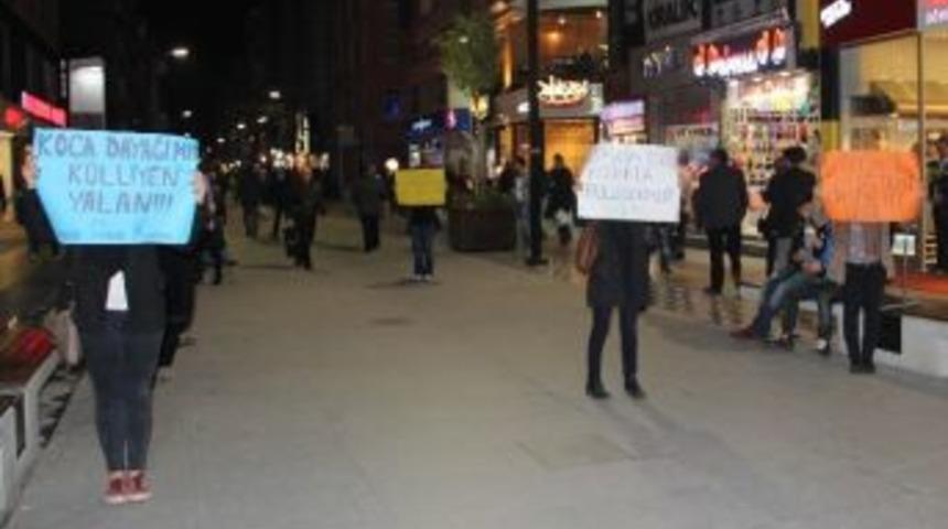 Esp’li Kadınlardan Şiddete Sessiz Protesto