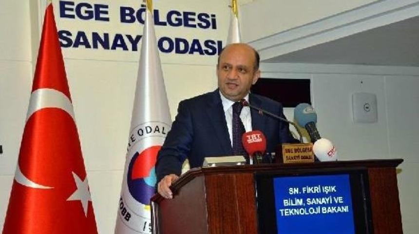'SEDYE KİRLENMESİN' DİYEN SOMA İŞÇİSİNDEN BAKAN IŞIK'A PLAKET (3)