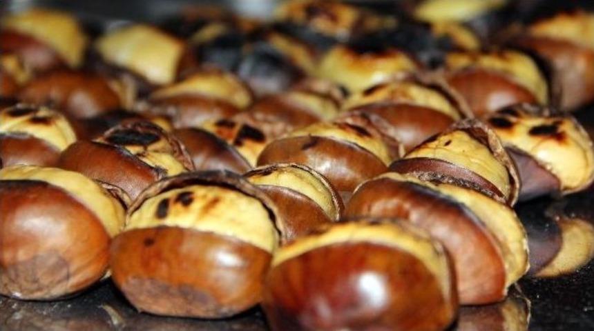 Kışın Habercisi Kestane Sokaktaki Yerini Aldı