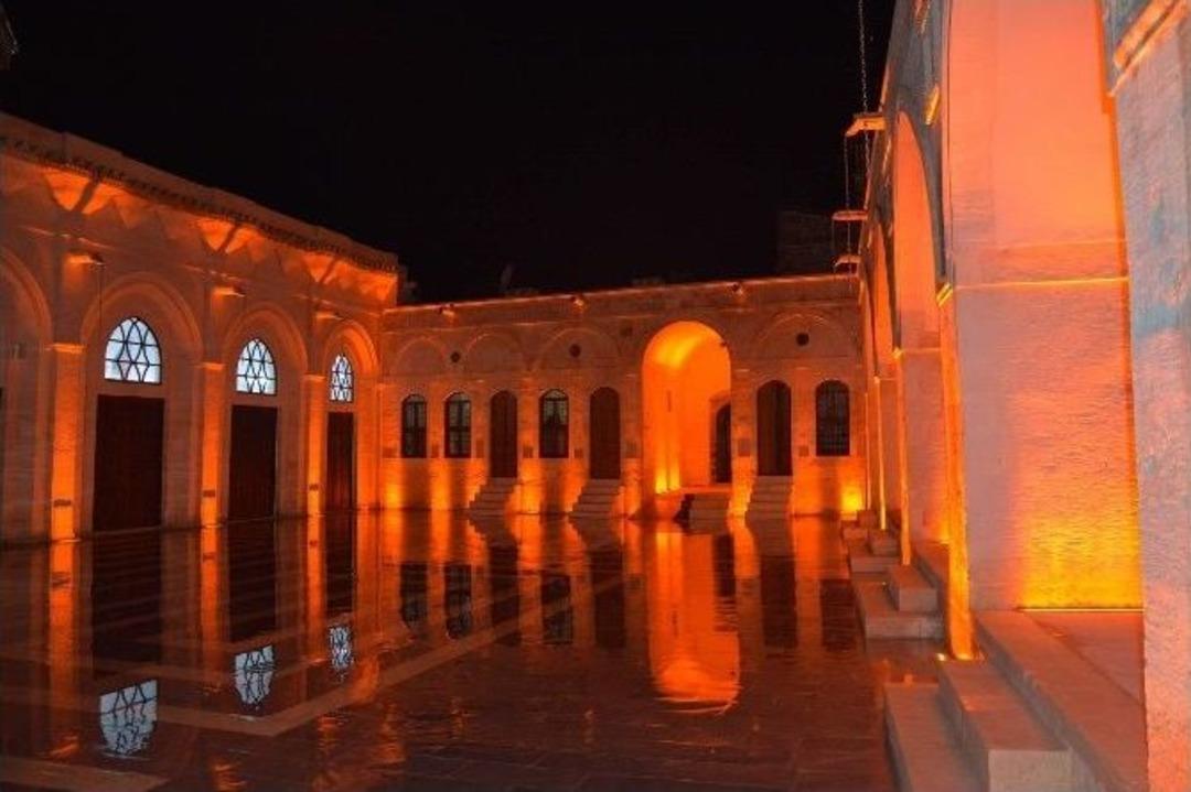 Restorasyonu Tamamlanan Ulu Cami A&ccedil;ıldı