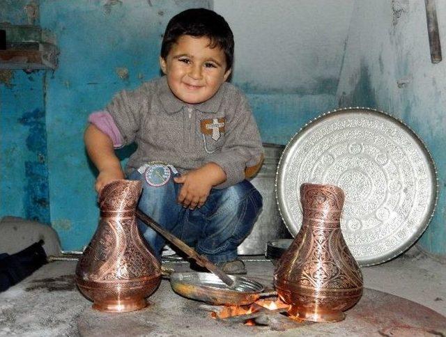 (özel Haber) Kalaycılık Mesleği, Küçük Yusuf’un Elinde Hayat Buluyor 1