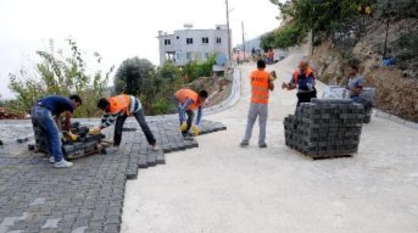 Yenişehir&rsquo;de Sokaklar Parkeyle D&ouml;şeniyor