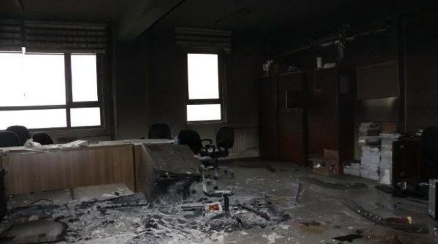 SİVEREK'TE iMAM HATİP LİSESİ'Nİ ATEŞE VERDİLER