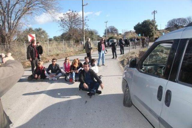 SANTRALE TÜRBİN TAŞIYAN TIR'LARIN YOLUNU KAPATTILAR