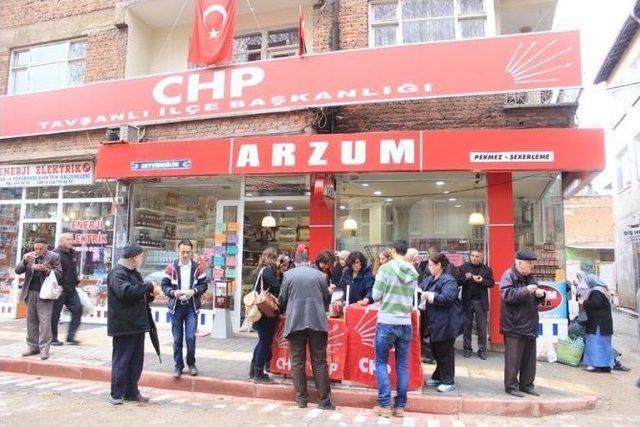 Tavşanlı Chp’den Aşure İkramı