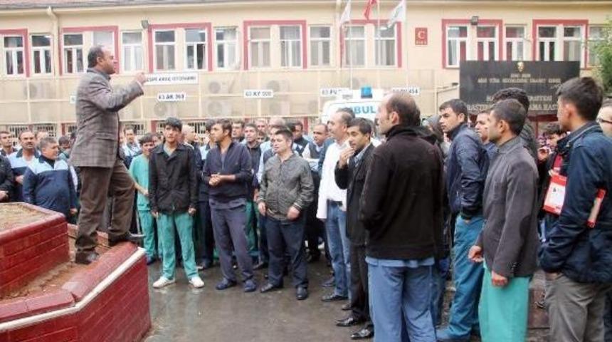 ŞANLIURFA'DA TAŞERON İŞ&Ccedil;İLER EYLEM YAPTI