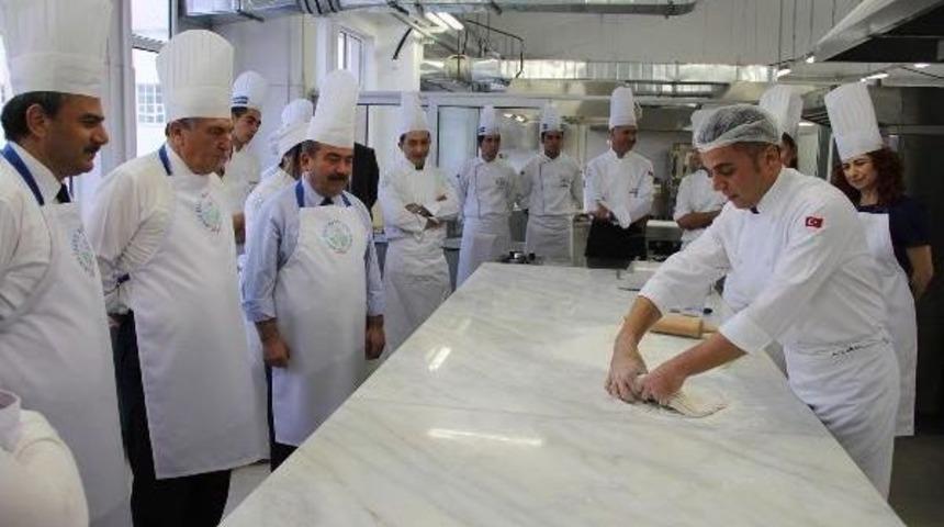 AKADEMİSYEN AŞ&Ccedil;ILARDAN TADIMLIK TARİFLER