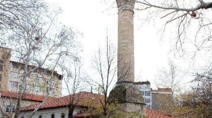 K&uuml;tahya Ali Paşa Camii&rsquo;nde Restorasyon &Ccedil;alışmaları Başladı