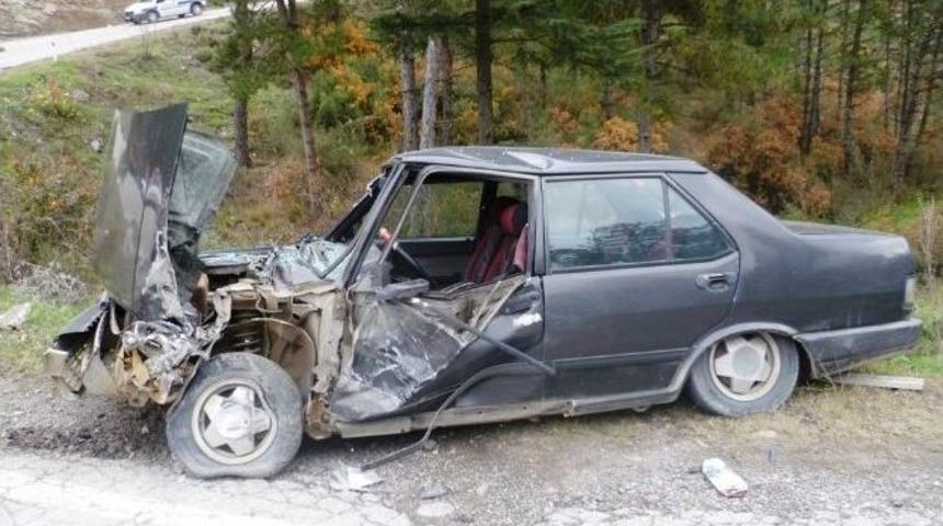 Beton Mikseri İle Otomobil &Ccedil;arpıştı :3 Yaralı