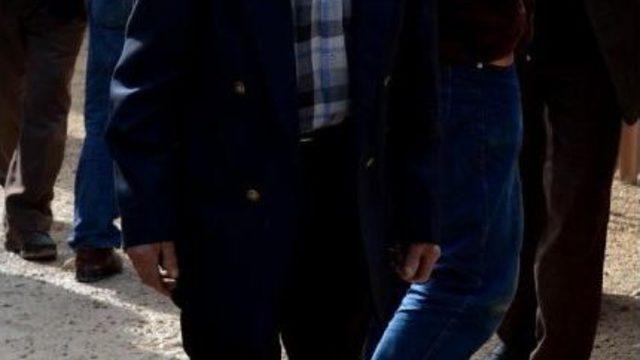 YIRTIK AYAKKABILI MADENCİ BABASINA YARDIM YAĞDI (2)